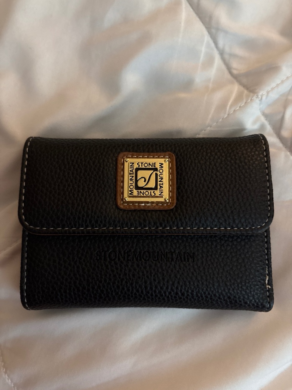 Stone Mountain NWT Leather wallet
